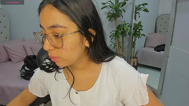 lucelly 15 online show from February 26, 2026, 11:42 am