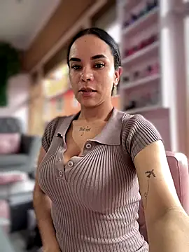 Naatalia online show from September 22, 2025, 8:44 pm