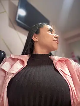 Naatalia online show from October 6, 2025, 9:45 pm