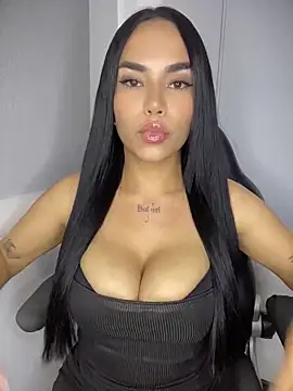 Naatalia online show from April 17, 2026, 9:07 pm