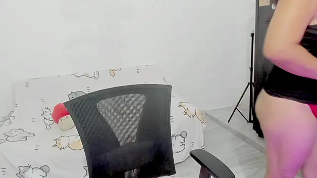 Naoko 7w7 online show from December 2, 2025, 12:05 am