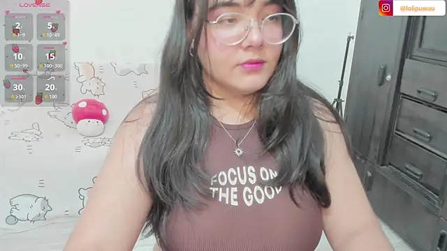 Snapshot of Naoko_7w7 chatting on June 18, 2026, 1:37 pm Naoko 7w7 online show from June 18, 2026, 1:37 pm