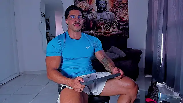 Valentino Dosantos  online show from November 26, 2025, 8:43 pm