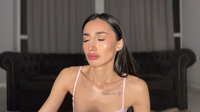 alissadreams online show from November 28, 2025, 6:43 pm