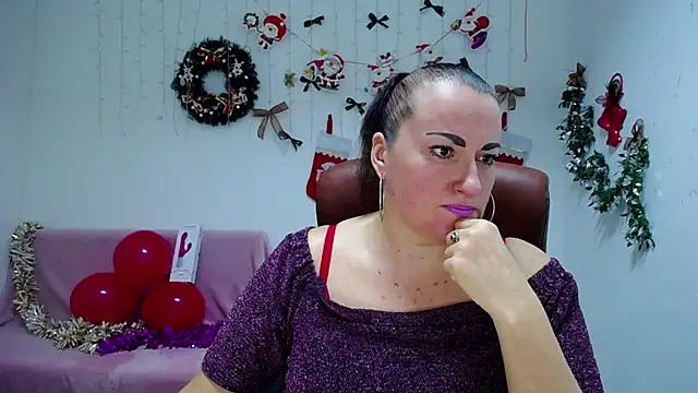 DianaMGG online show from December 19, 2025, 6:26 pm