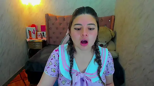 Lianngrace online show from September 14, 2025, 1:54 pm