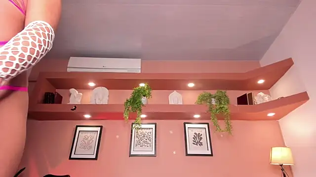 SofiaBennett  online show from November 20, 2025, 12:27 pm