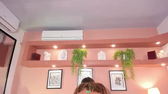 SofiaBennett  online show from April 20, 2026, 12:30 pm