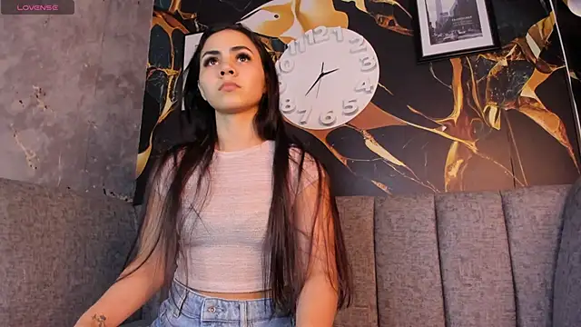 Natty roberts  online show from February 28, 2025, 7:56 pm