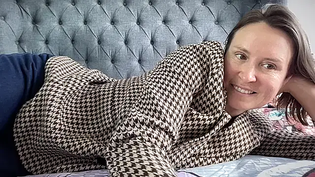 eatmypie69 online show from September 11, 2025, 9:31 am