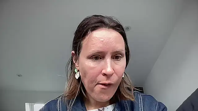 eatmypie69 online show from November 3, 2025, 9:43 am