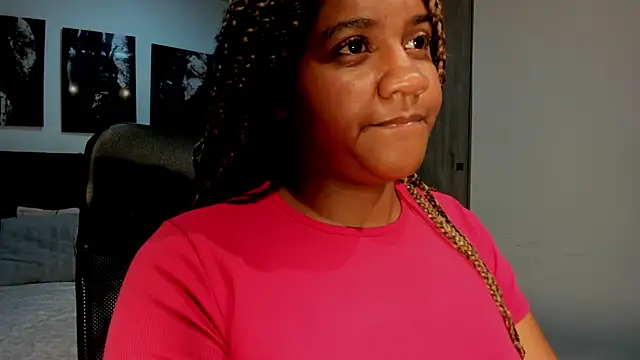 ZahraRose online show from September 12, 2025, 8:31 pm