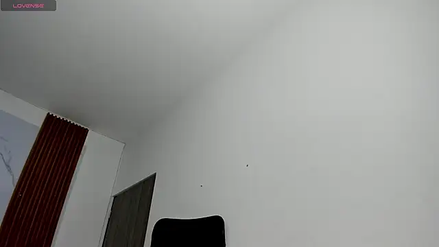 ZahraRose online show from April 18, 2026, 8:20 pm