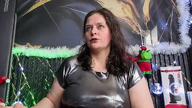 Snapshot of AmandaKovich chatting on December 3, 2025, 7:23 pm AmandaKovich online show from December 3, 2025, 7:23 pm