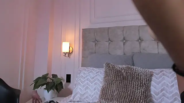 JasmineRoss 1 online show from October 30, 2025, 7:03 pm