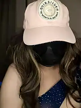 Loly2025 online show from March 7, 2025, 1:20 am