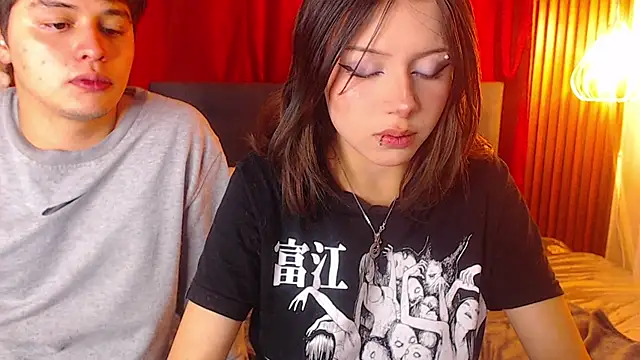 fyreandfox  online show from September 8, 2025, 7:46 pm