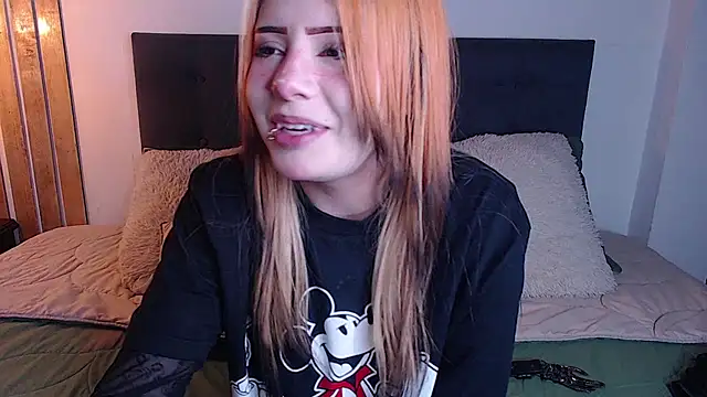 Snapshot of fyreandfox_ chatting on June 26, 2026, 8:35 pm fyreandfox online show from June 26, 2026, 8:35 pm