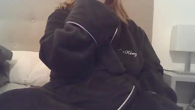 sizha6 online show from November 21, 2025, 6:45 am