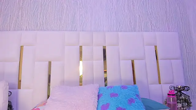 hillary uckerman  online show from October 19, 2025, 11:44 am