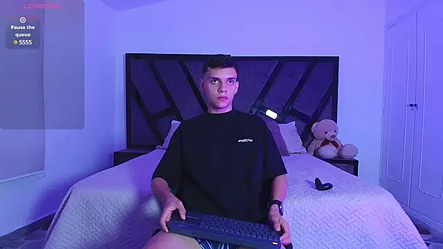 JacobRoberts1 online show from March 20, 2025, 5:02 am