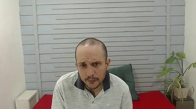 JhonTorres018 online show from February 24, 2025, 7:30 pm