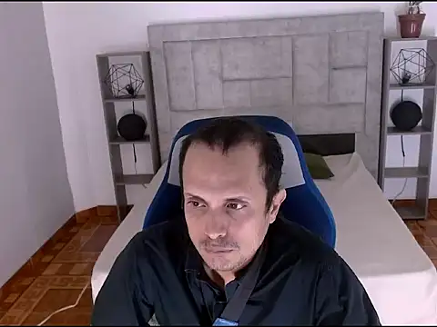 JhonTorres018 online show from March 7, 2026, 3:53 pm