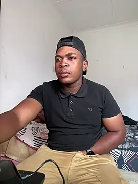 bosszonke123 online show from March 29, 2026, 2:28 pm