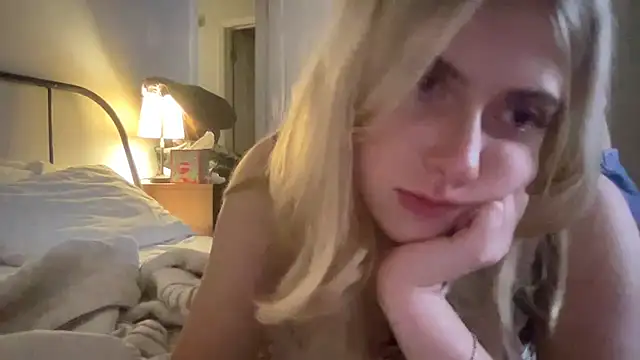 Snapshot of sinfulblonde1 chatting on February 15, 2025, 4:14 am sinfulblonde1 online show from February 15, 2025, 4:14 am