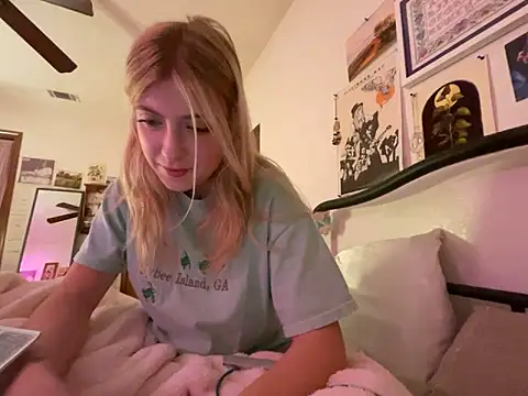 Snapshot of sinfulblonde1 chatting on February 19, 2025, 2:23 am sinfulblonde1 online show from February 19, 2025, 2:23 am