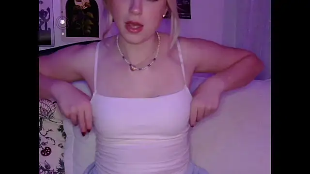 Snapshot of sinfulblonde1 chatting on March 4, 2025, 7:08 am sinfulblonde1 online show from March 4, 2025, 7:08 am