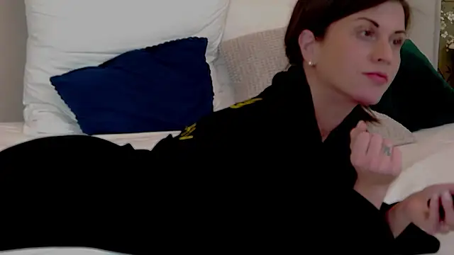 ScarlettShine online show from February 23, 2025, 1:13 am