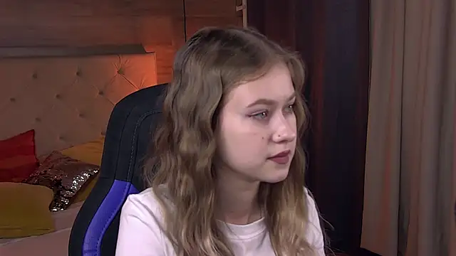 EveMundie online show from February 21, 2025, 12:28 pm