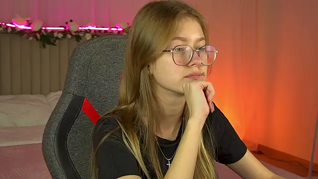 EveMundie online show from September 25, 2025, 11:14 am