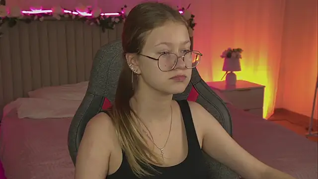 EveMundie online show from November 10, 2025, 6:23 am