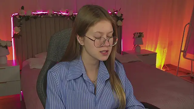 EveMundie online show from November 13, 2025, 12:59 pm