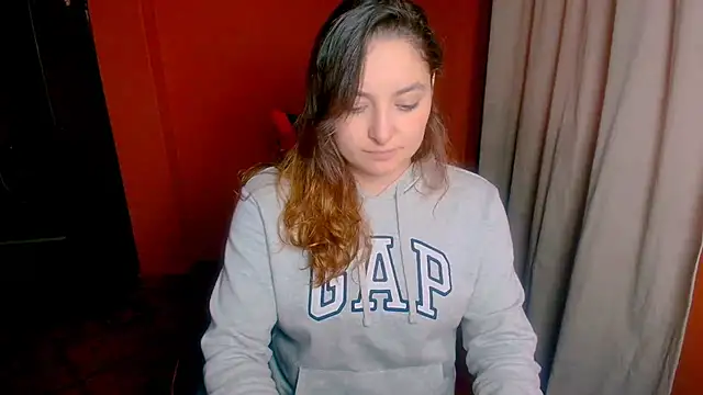 Daianna m  online show from April 24, 2026, 8:11 pm