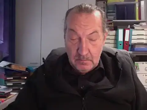 HMStraps01 online show from January 15, 2025, 12:15 pm