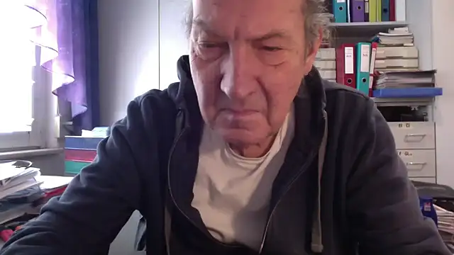 HMStraps01 online show from March 4, 2025, 12:55 pm