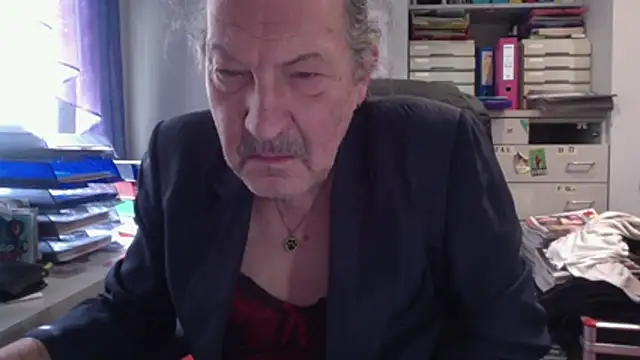 Snapshot of HMStraps01 chatting on February 23, 2026, 11:40 am HMStraps01 online show from February 23, 2026, 11:40 am