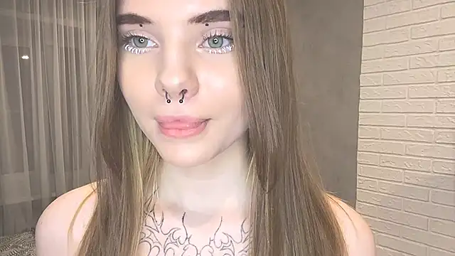 CarolinePepper online show from February 25, 2025, 4:10 pm