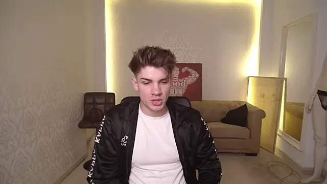 MaxKaiden online show from March 4, 2025, 5:21 am