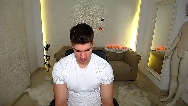 MaxKaiden online show from October 21, 2025, 4:46 am