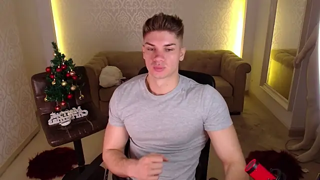 MaxKaiden online show from December 3, 2025, 6:10 am