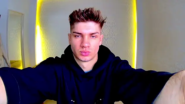 MaxKaiden online show from February 17, 2026, 5:26 am