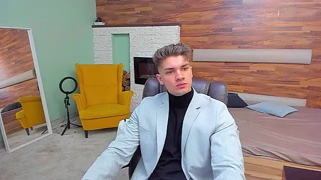 MaxKaiden online show from March 7, 2026, 5:37 am