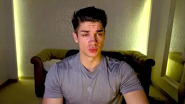 MaxKaiden online show from June 4, 2026, 3:56 am