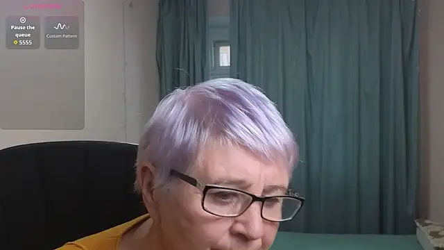 Sandra Snowflake online show from November 18, 2025, 12:20 pm