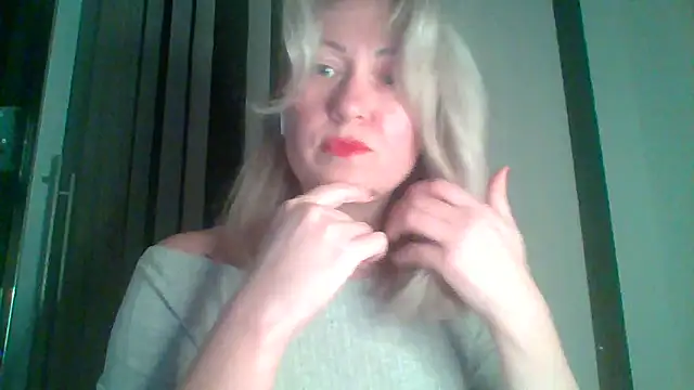 Snapshot of Mary888x chatting on February 26, 2025, 5:17 pm Mary888x online show from February 26, 2025, 5:17 pm