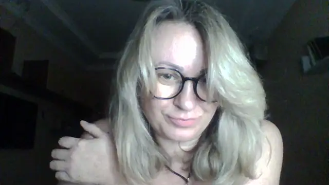 Snapshot of Mary888x chatting on December 21, 2025, 7:54 pm Mary888x online show from December 21, 2025, 7:54 pm